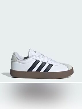 adidas White court 3.0 Sneakers with Black Stripes fits size 6/6.5
